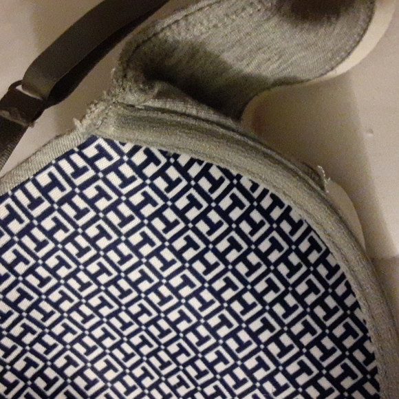 Size 34C Tommy Hilfiger logo bra - Picture 9 of 13